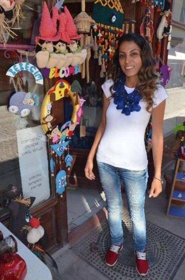 Hem Satıyor Hem Öğretiyor 1