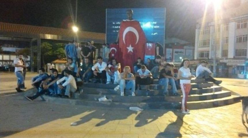 Sakaryalılar Ter&ouml;re Tepki G&ouml;sterdi