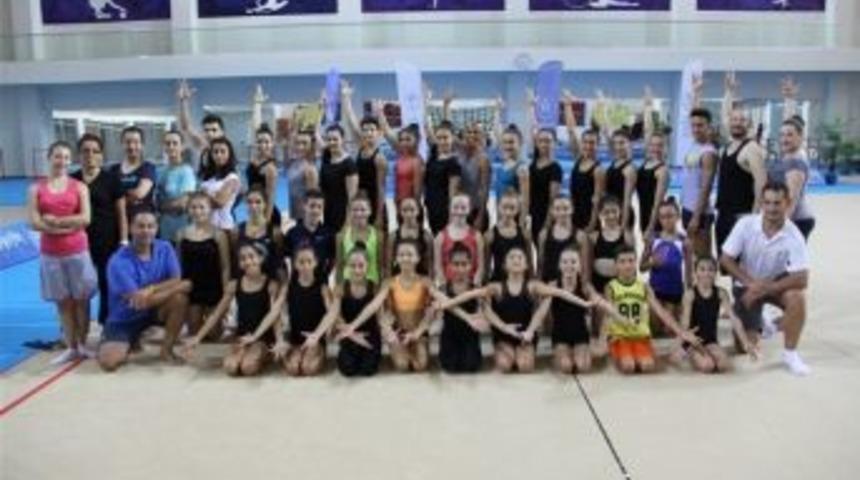 Aerobik Cimnastik Milli Takımı Mersin&rsquo;de Kampa Girdi
