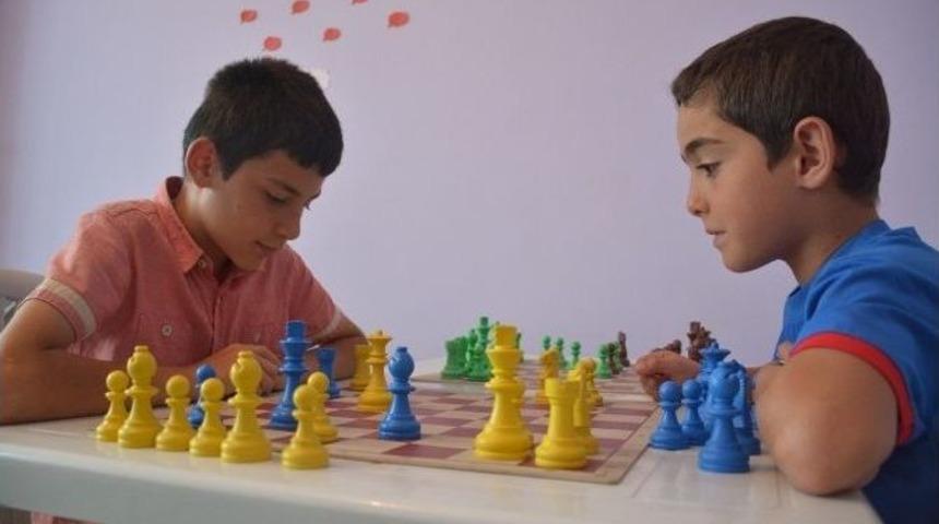 Tatvan&rsquo;da Satran&ccedil; Eğitimi