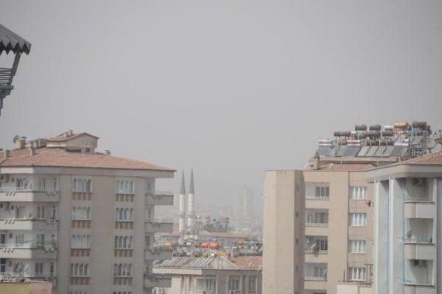 Gaziantep’I Toz Bulutu Kapladı
