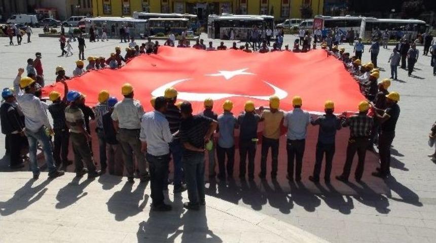 Yozgat&rsquo;ta İnşaatta &Ccedil;alışan İş&ccedil;iler İşlerini Bırakıp Ter&ouml;r&uuml; Lanetlediler