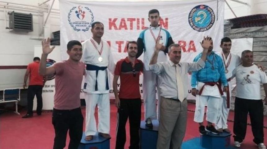 Karatede Volkan Patladı