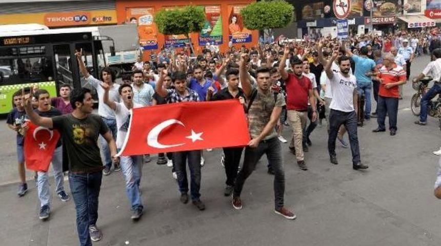Adana'da Ter&ouml;r Protesto Edildi