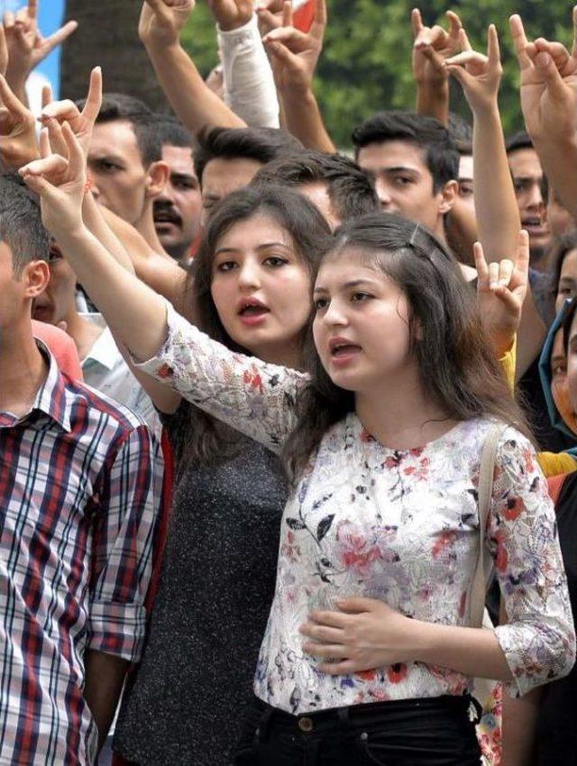 Adana'da Terör Protesto Edildi