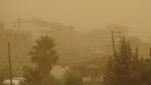 Hatay, Suriye Üzerinden Gelen Toz Bulutlu Altında Kaldı 2