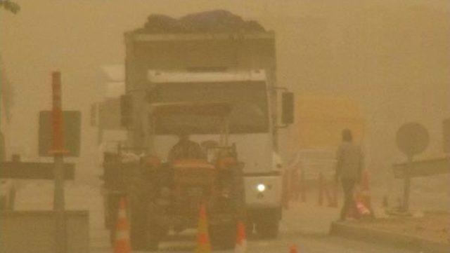 Hatay, Suriye Üzerinden Gelen Toz Bulutlu Altında Kaldı 3