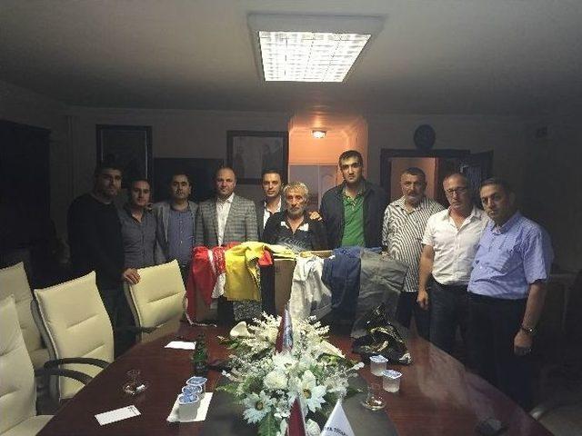 Van Gen&ccedil; Girişimciler Kurulu&rsquo;ndan Hopa&rsquo;ya Yardım 1