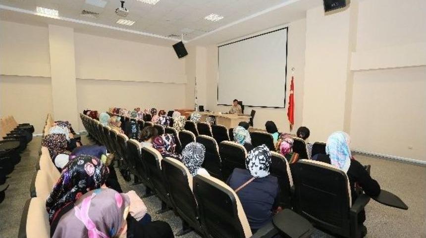 Sultangazi Belediyesi &ldquo;bilin&ccedil;li Anne Sağlıklı Nesil&rdquo; Projesini S&uuml;rd&uuml;r&uuml;yor