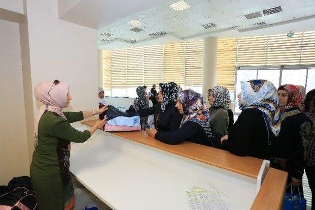 Sultangazi Belediyesi &ldquo;bilin&ccedil;li Anne Sağlıklı Nesil&rdquo; Projesini S&uuml;rd&uuml;r&uuml;yor 1