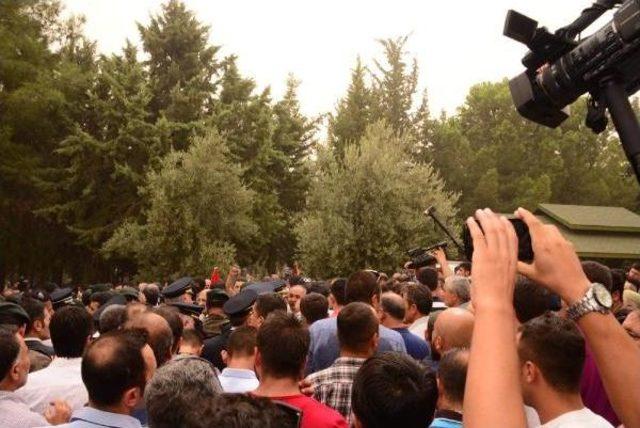 Şehit Polis Turanlı nın Annesi: Oğlum Merhametliydi, Yoksul Su&ccedil;luya Botunu Verdi (2) 1