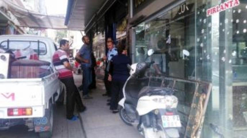 Kendi D&uuml;kkanını Mahkeme Kararıyla A&ccedil;tırdı