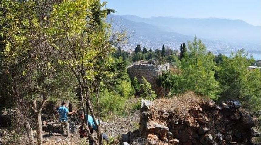 Alanya Kalesi&rsquo;nde Temizlik &Ccedil;alışması
