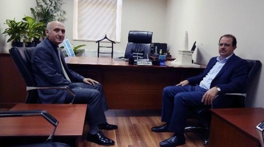 Rekt&ouml;r Coşkun&rsquo;dan Dekan &Ccedil;iğdem&rsquo;e Hayırlı Olsun Ziyareti