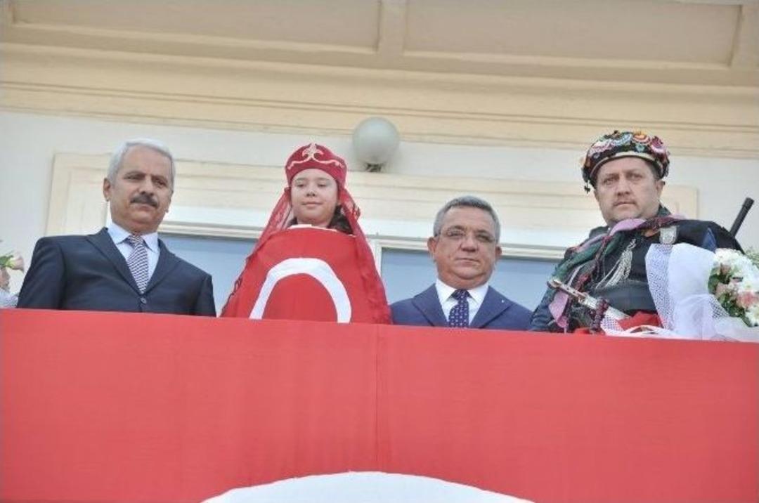 Kuşadası&rsquo;nda Buruk Kurtuluş G&uuml;n&uuml;