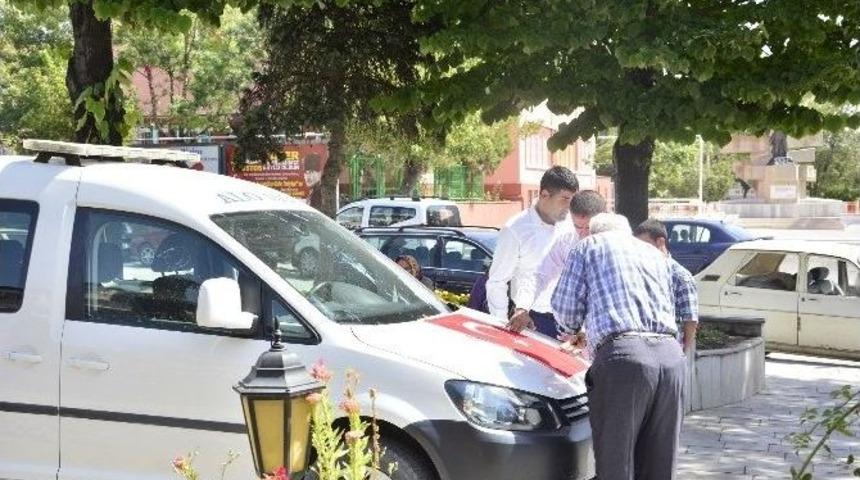 Belediye Ara&ccedil;ları &rsquo;bayrak&rsquo; İle Donatıldı