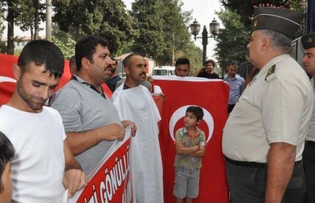 Adıyaman’Da Esnaf Gönüllü Askerlik Başvurusu Yaptı