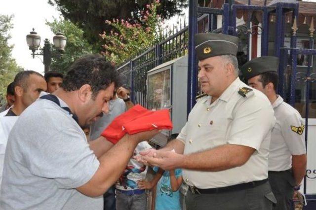 Adıyaman’Da Esnaf Gönüllü Askerlik Başvurusu Yaptı