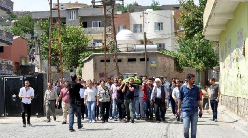 Cizre'de Sokağa &Ccedil;ıkma Yasağı Ve Operasyonlar S&uuml;r&uuml;yor (2)