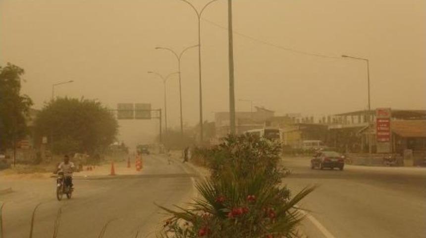 Dust Cloud Creep Over Turkey&rsquo;S Hatay Though Syria Border
