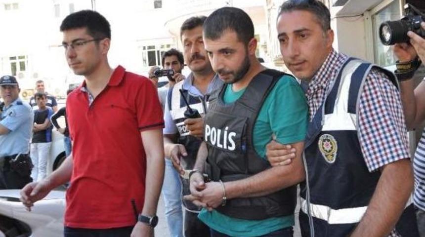 Cinayet Zanlısı Arkadaş &Ccedil;ıktı