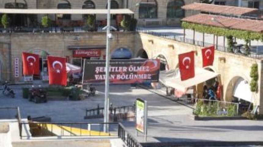 Esnaflar Duygularını Pankarta D&ouml;kt&uuml;