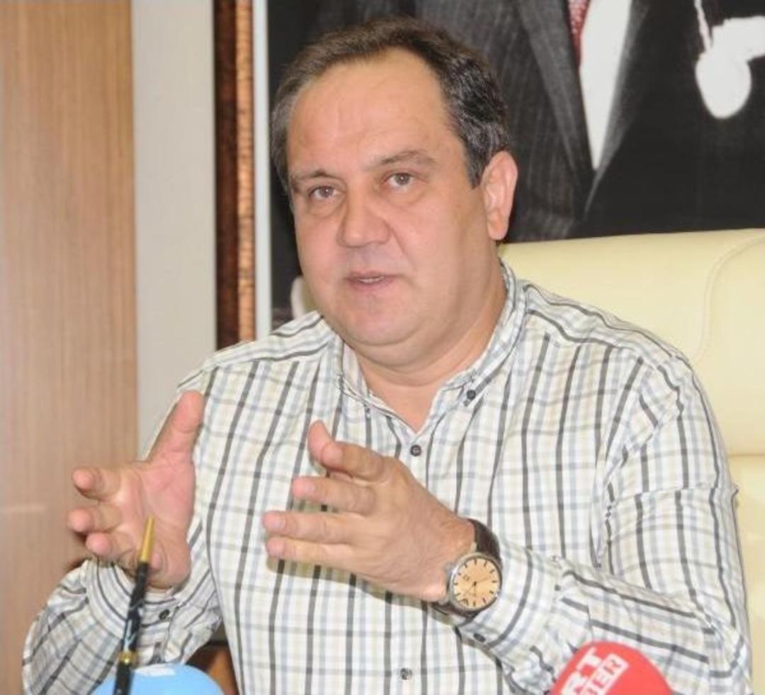 Giresun Belediyesi Yasta: Ara&ccedil;lara Siyah Kurdele Bağlandı