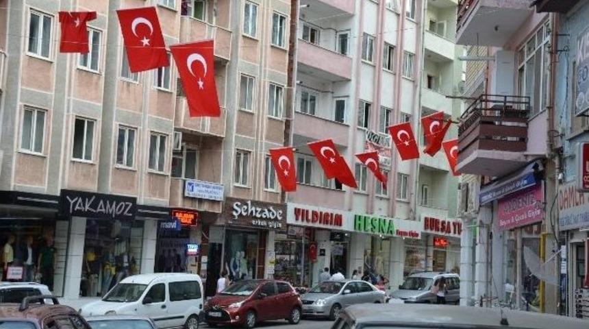 Bilecik&rsquo;te &Ccedil;arşı Esnafından Ter&ouml;re Bayraklı Tepki