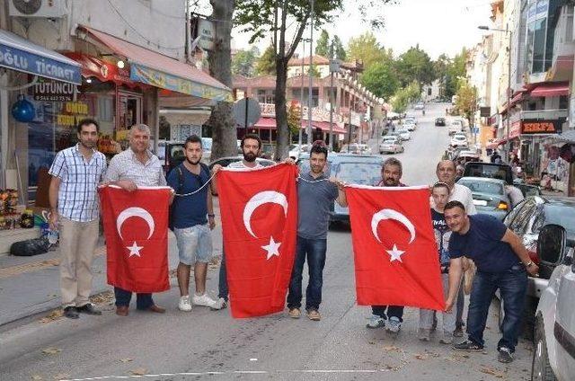 Bilecik&rsquo;te &Ccedil;arşı Esnafından Ter&ouml;re Bayraklı Tepki 1