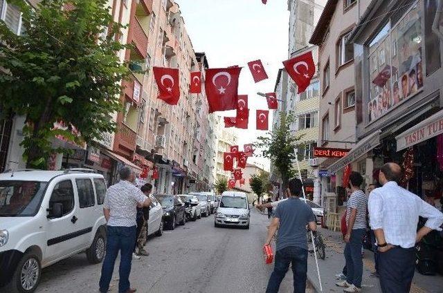 Bilecik&rsquo;te &Ccedil;arşı Esnafından Ter&ouml;re Bayraklı Tepki 2