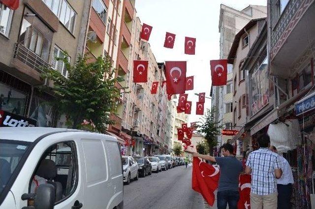 Bilecik&rsquo;te &Ccedil;arşı Esnafından Ter&ouml;re Bayraklı Tepki 3