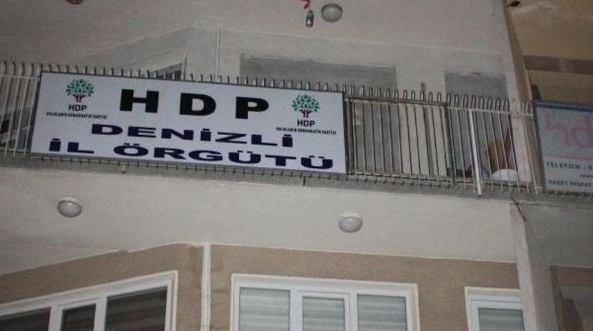 &Ouml;fkeli Grup Hdp Binasına Y&uuml;r&uuml;mek Istedi