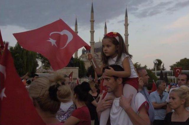 Edirne’De 2 Bin Kişilik Terör Yürüyüşü