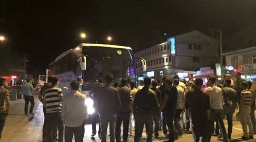 Aşkale&rsquo;de Ter&ouml;r&uuml; Protesto Eden Grup Yolu Trafiğe Kapatmak İstedi