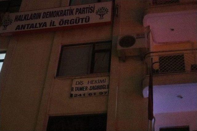 Hdp Antalya İl Binasına Saldırı