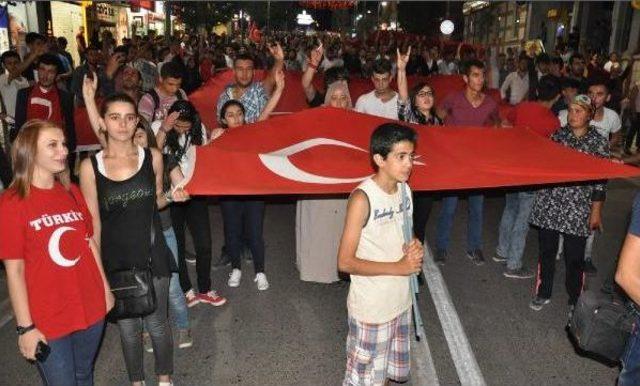 Sivas, Şehitler Için Sokağa Döküldü