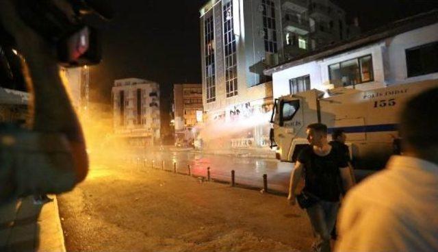 Antalya’Da Hdp Binasına Türk Bayrağı Astılar (2) 3