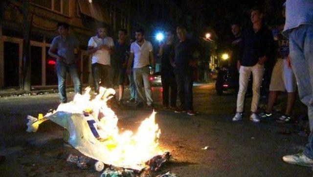 Sakarya'da Hdp İl Binasını Söküp Yaktılar, Görüntülerini Sosyal Medyada Paylaştılar