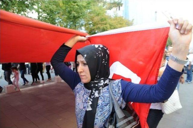 Uşak’ta Teröre Karşı Öfke Dinmiyor!