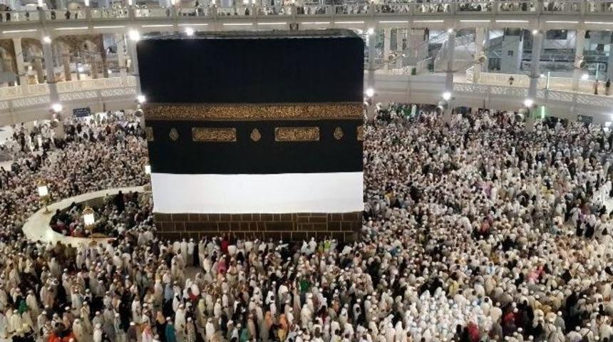 Kutsal Topraklardaki Hacılar, Kabe&rsquo;den &Ccedil;ıkmıyor