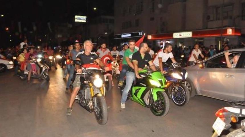 Ter&ouml;re Motosiklet Konvoyu Ile Tepki