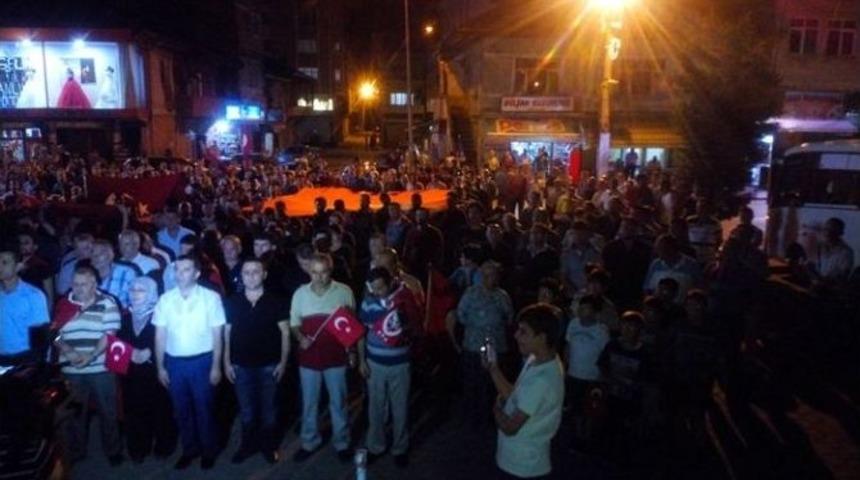 Şehitler İ&ccedil;in Saygı Y&uuml;r&uuml;y&uuml;ş&uuml;