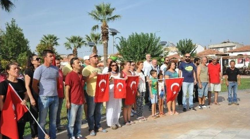 Sığacık Esnafı Kepenk Kapattı