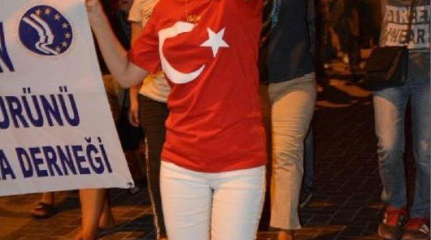 Akhisarlılar Ter&ouml;re Tepki I&ccedil;in Y&uuml;r&uuml;d&uuml;