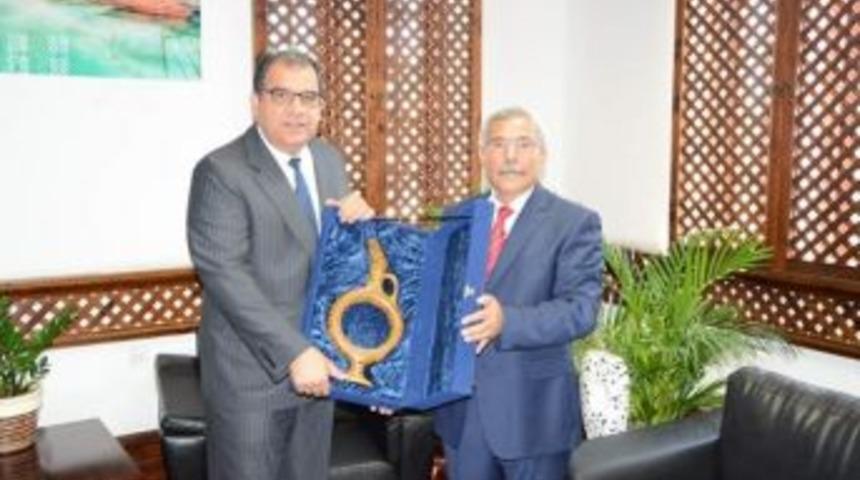 Başkan Karaaslan, K.k.t.c. Turizm Bakanı Faiz Sucuoğlu&rsquo;nu Ziyaret Etti