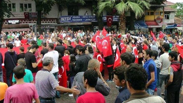 Düzce’de Yüzlerce İnsan Şehitler İçin Yürüdü