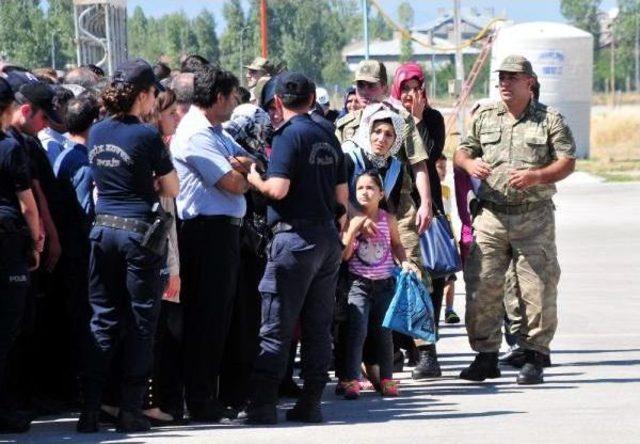 Dağlıca Şehitleri Van'dan Törenle Memleketlerine Uğurlandı