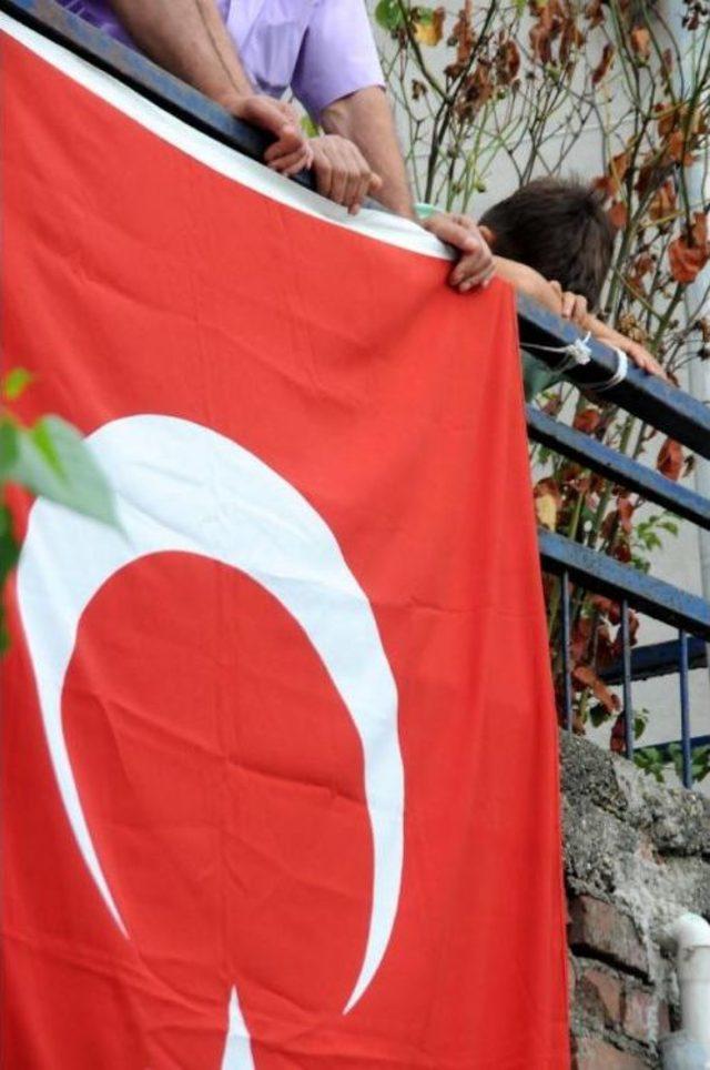 Şehit Polisin Zonguldak'taki Baba Evine Ateş Düştü