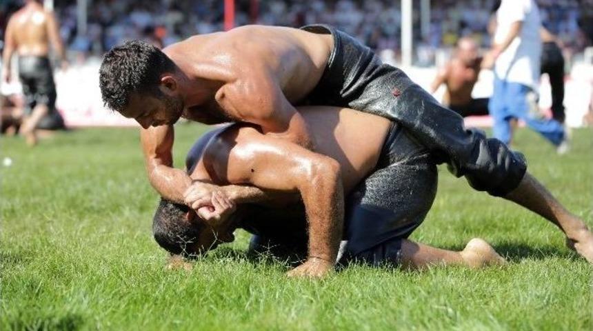 Cezaevinden Aldığı &Ouml;zel İzinle Elmalı&rsquo;da G&uuml;reşti