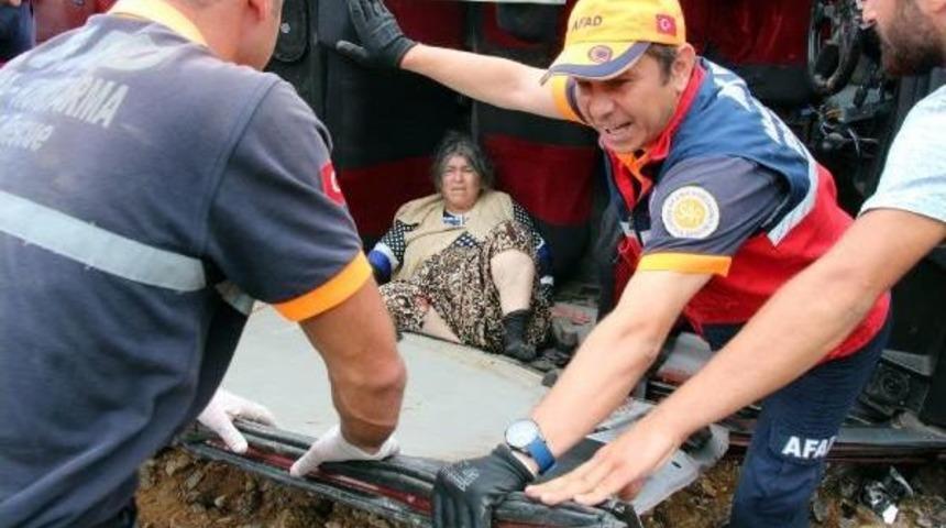 Otomobil Takla Attı: 3 Yaralı